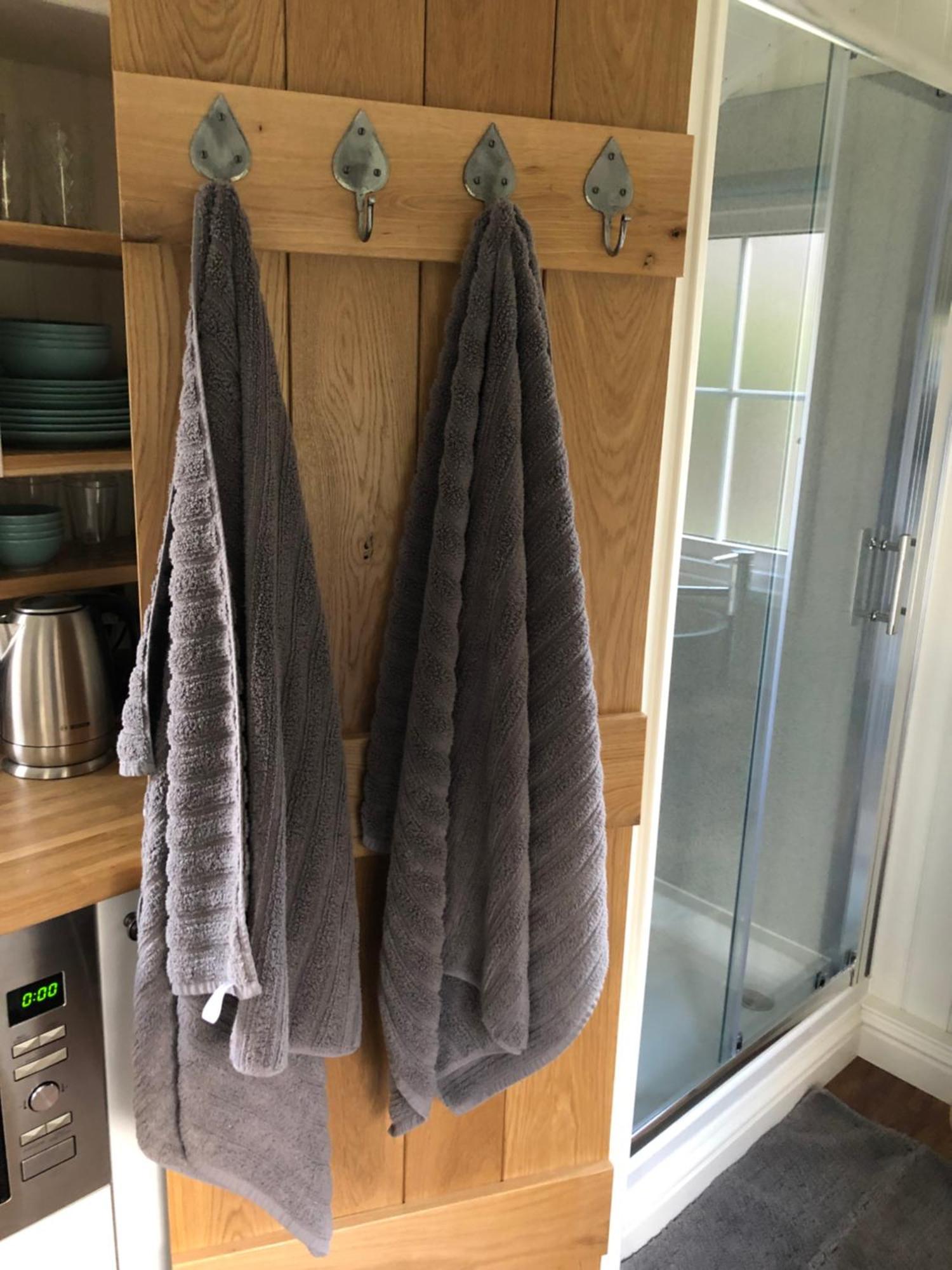 Green Valley, Cotswold Stay With Hamper Cheltenham Bagian luar foto