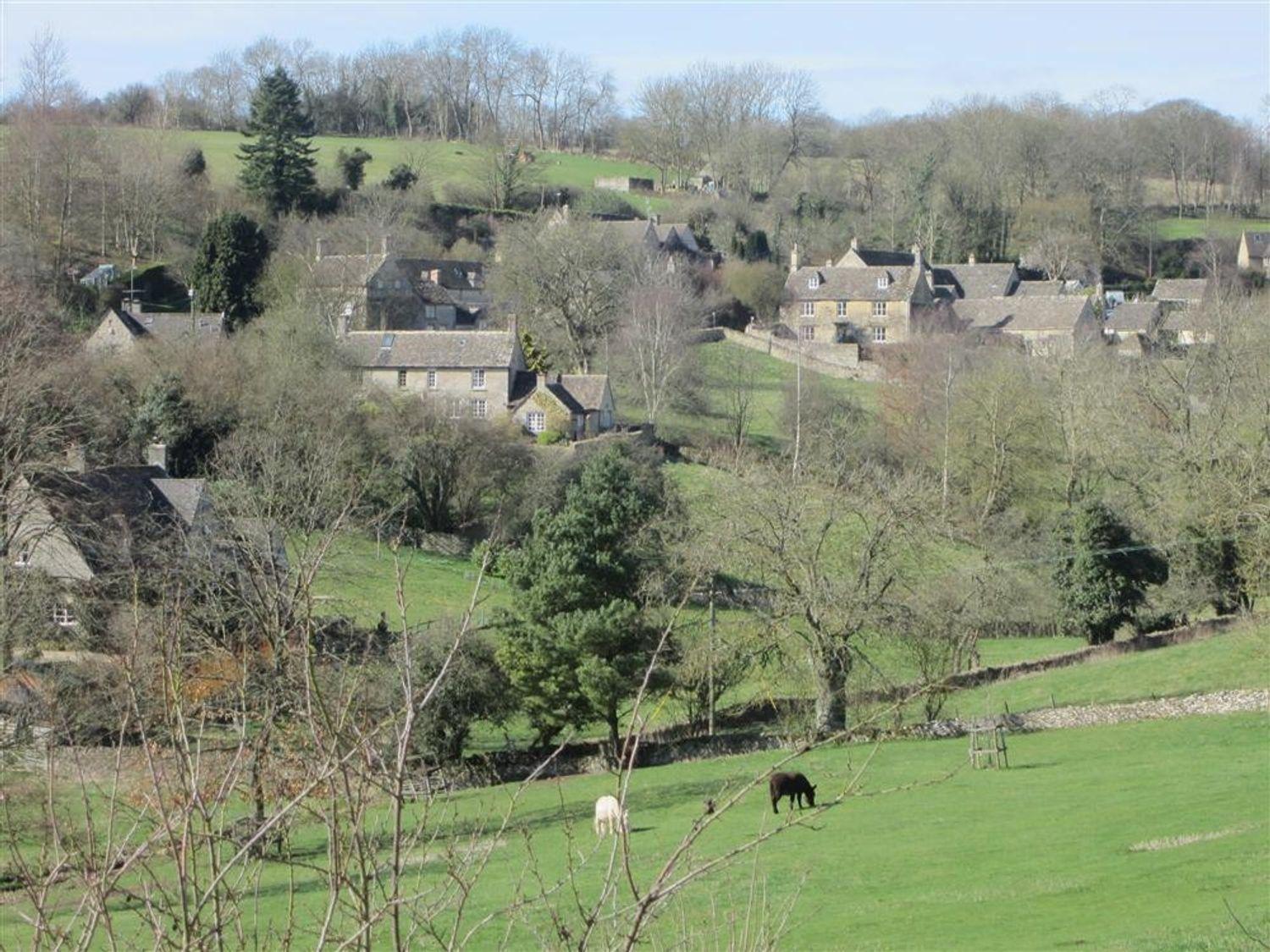Green Valley, Cotswold Stay With Hamper Cheltenham Bagian luar foto