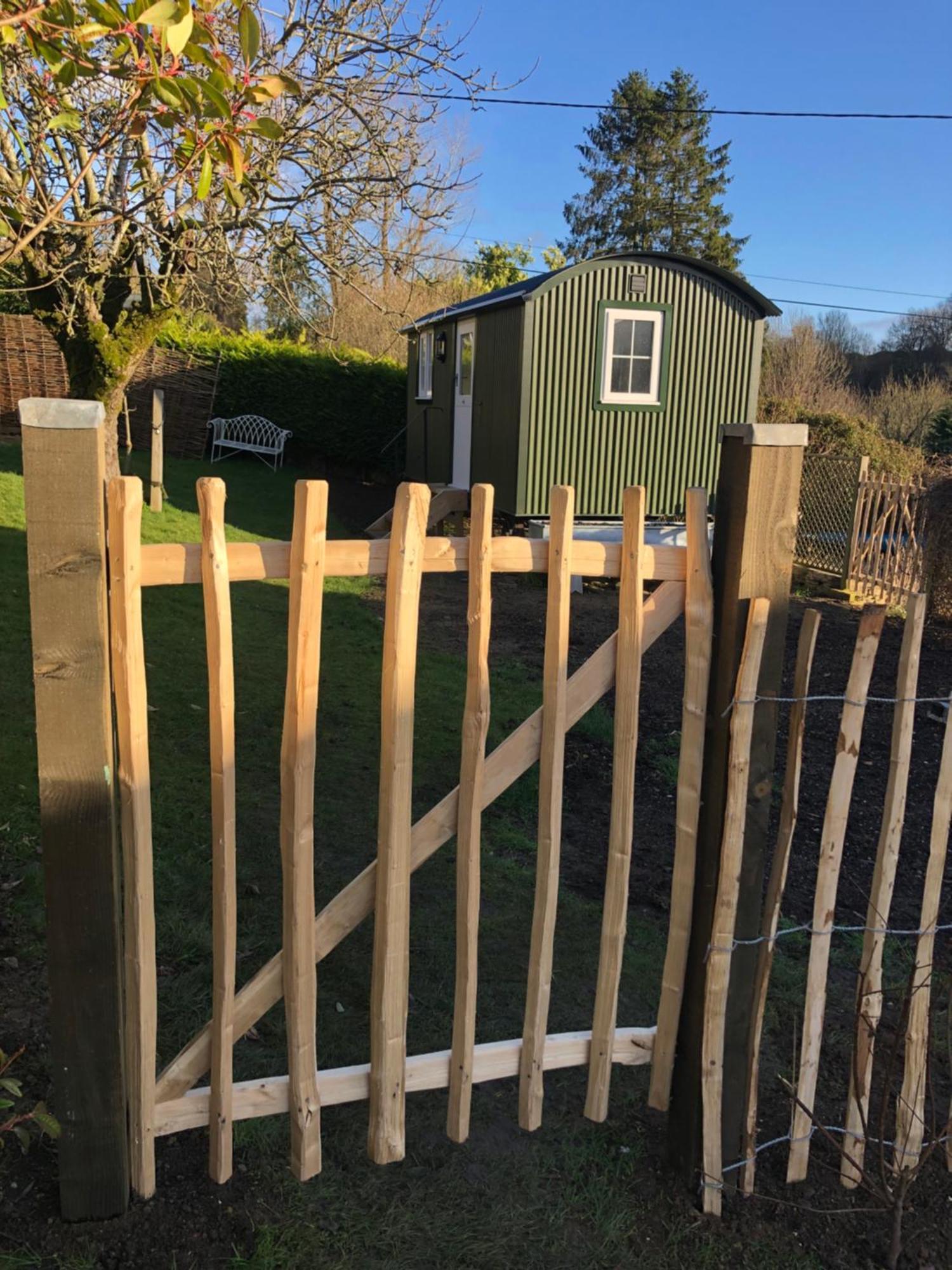 Green Valley, Cotswold Stay With Hamper Cheltenham Bagian luar foto